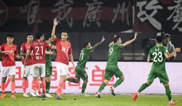  圣诞魔鬼赛程来袭，多支球队轮换阵容应对  